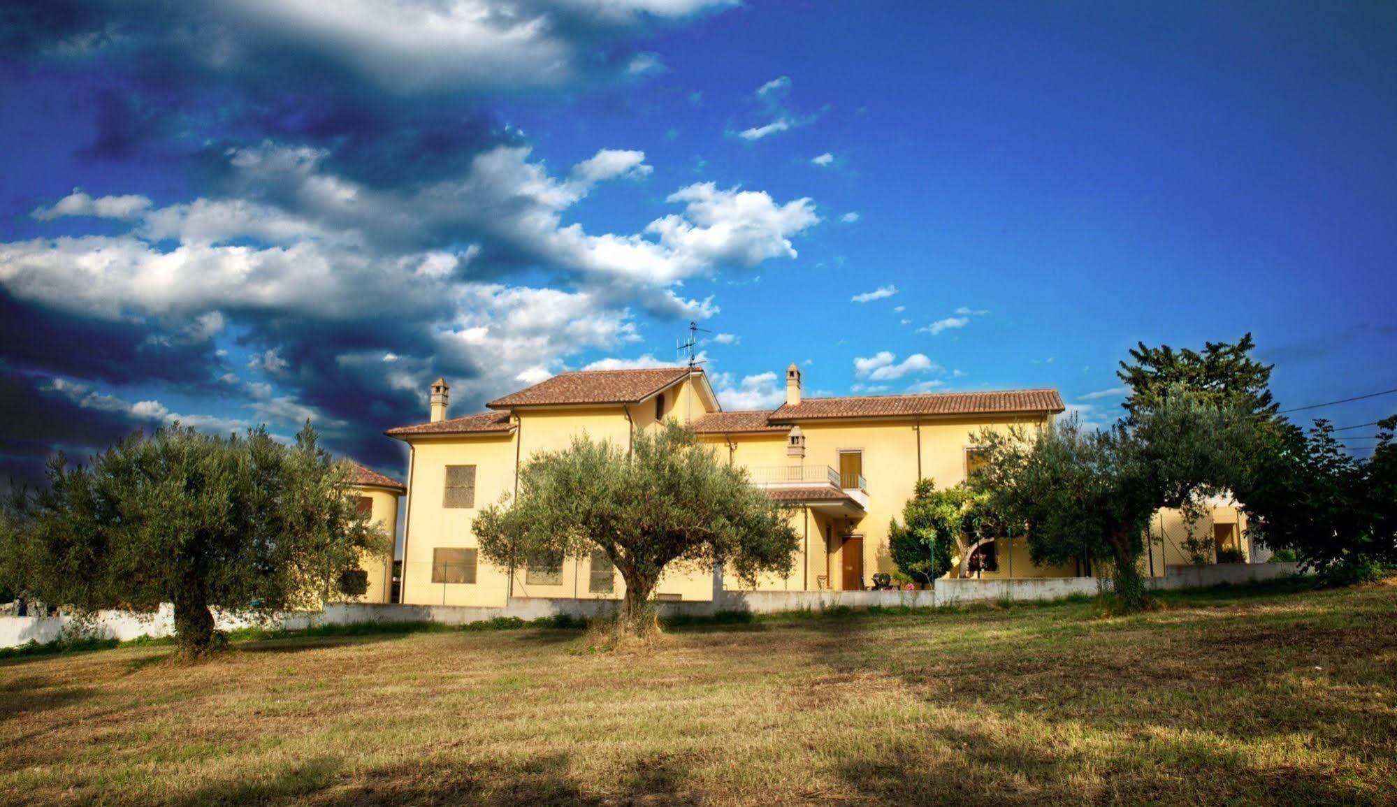 Agriturismo Il Casolare Di Nonno Mario Manoppello Eksteriør billede